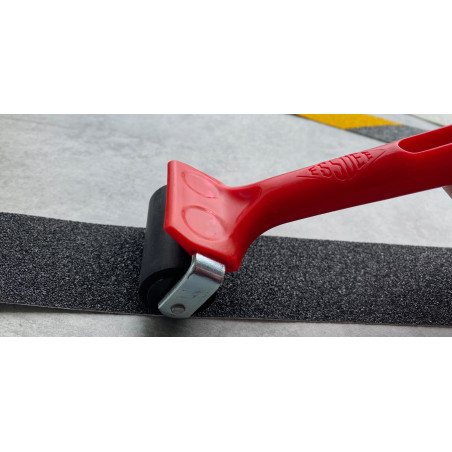 Přítlačný gumový váleček pro lepení pásek a profilů, šíře 5 cm