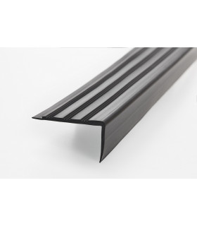 Plastová schodová hrana