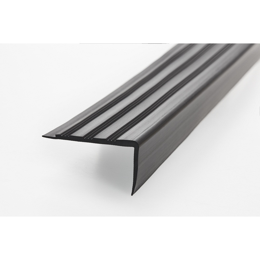 Plastová schodová hrana