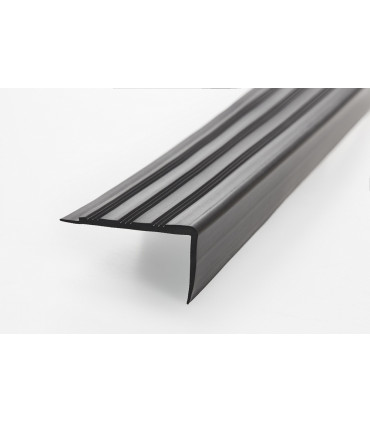 Plastová schodová hrana