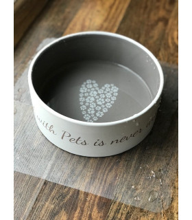 Ochranný kryt pod misku zvířat