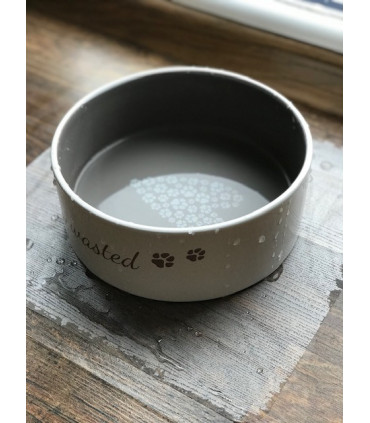 Ochranný kryt pod misku zvířat