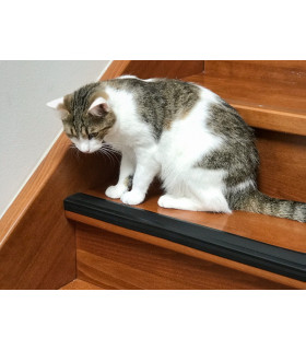 Protiskluzový profil L na schody s odolnou 3M páskou, délka 123 cm