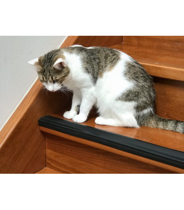 Protiskluzový profil L na schody s odolnou 3M páskou, délka 123 cm