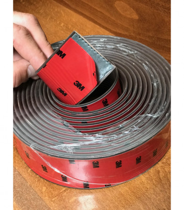 Protiskluzový profil I na schody s odolnou 3M páskou - šíře 49 mm - metráž