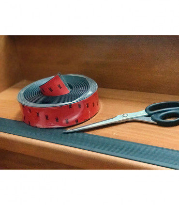 Protiskluzový profil I na schody s odolnou 3M páskou - šíře 49 mm - metráž