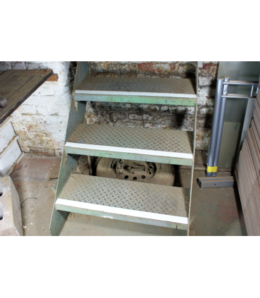 Fotoluminiscenční protiskluzová páska 50 mm x 18,3 m