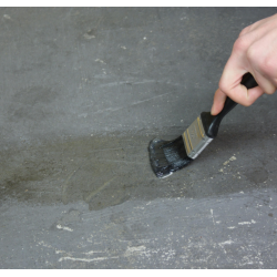 Penetrační nátěr k protiskluzovým páskám