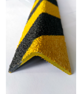 Sklolaminátová schodová hrana 800 x 55 x 55 mm, žlutočerná