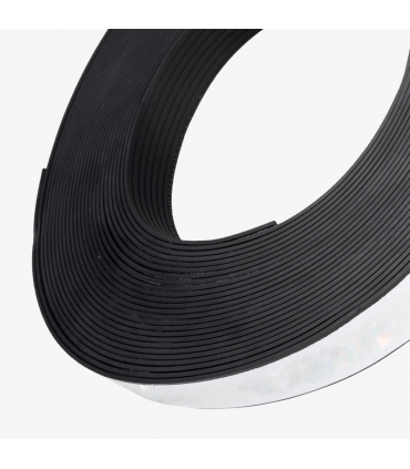 Tenčí protiskluzový profil na schody