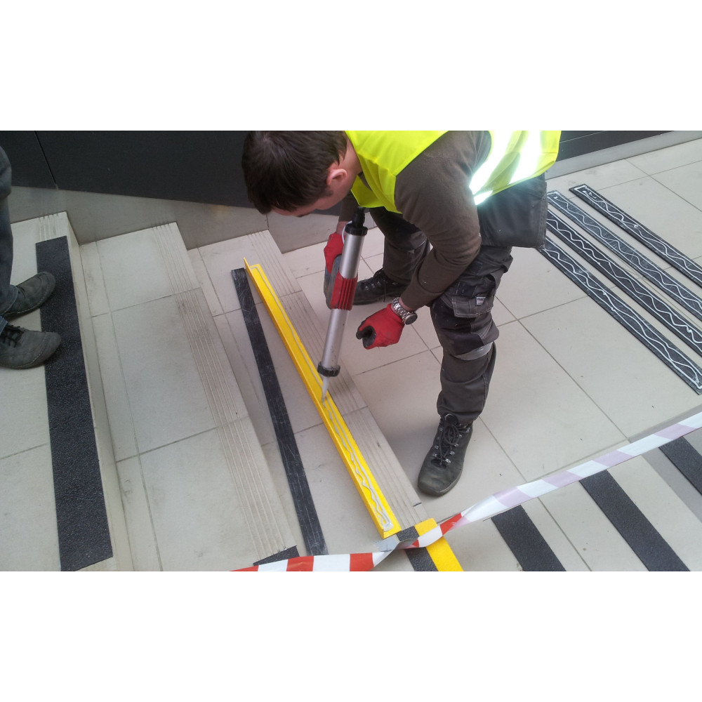 Lepidlo pro sklolaminátové pásy 300 ml