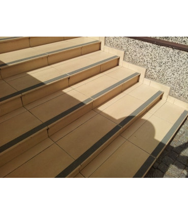 Protiskluzová deska 50 x 1220 mm