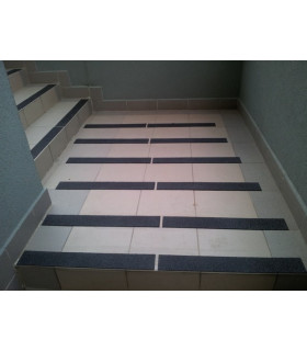 Protiskluzová deska 75 x 1220 mm