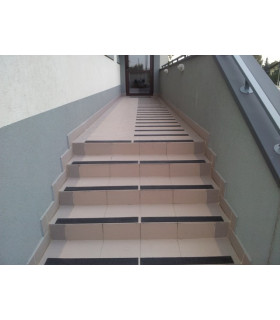 Protiskluzová deska 75 x 1220 mm