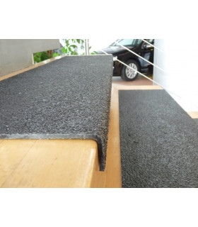 Protiskluzové schodové nášlapy černé