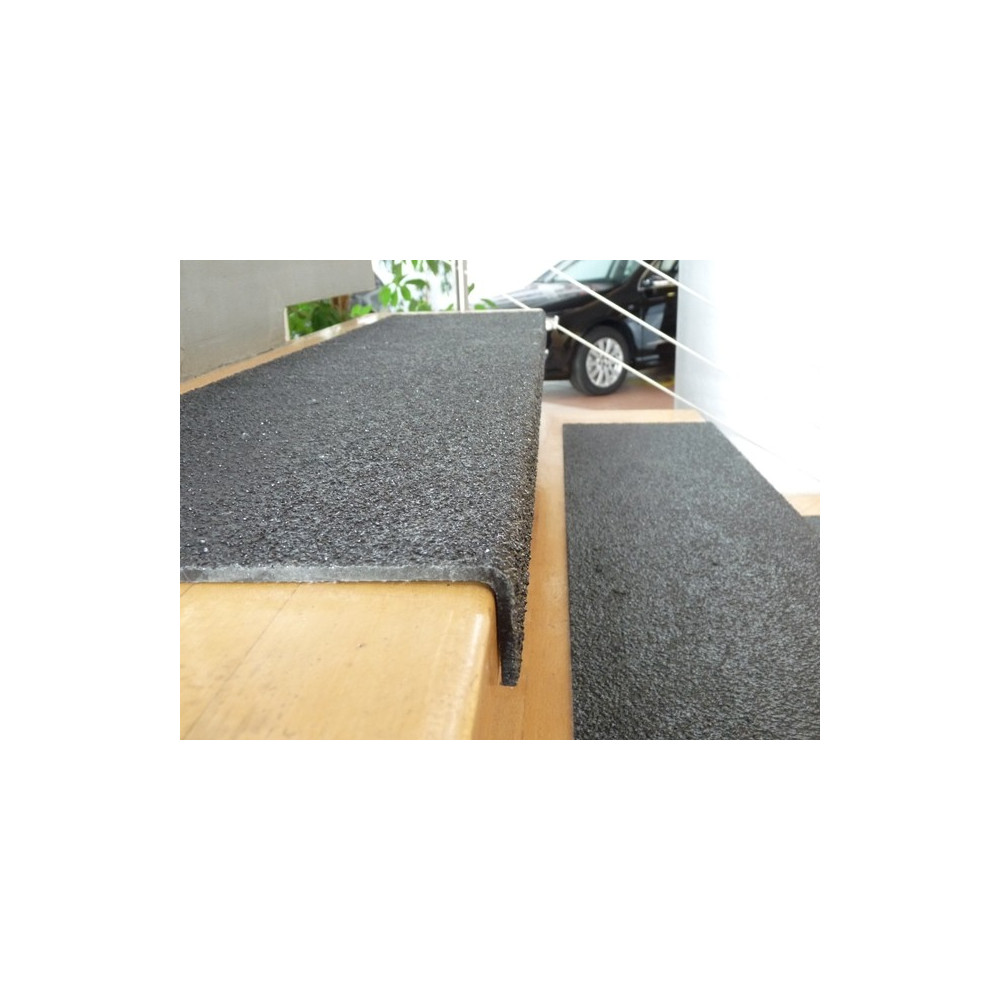 Protiskluzové schodové nášlapy černé