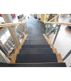 Protiskluzové schodové nášlapy černé